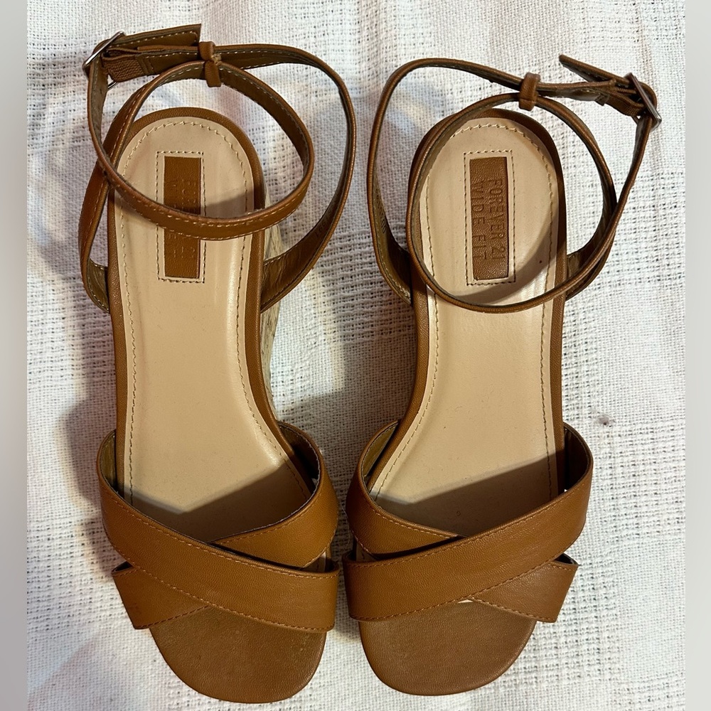Forever 21 Wedge Sandals 8 wide